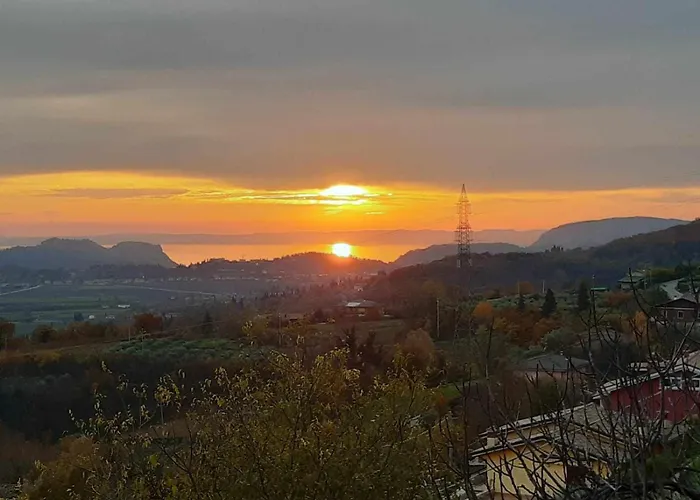 San Zeno - Vicino Centro,lago Parcheggio アパート *