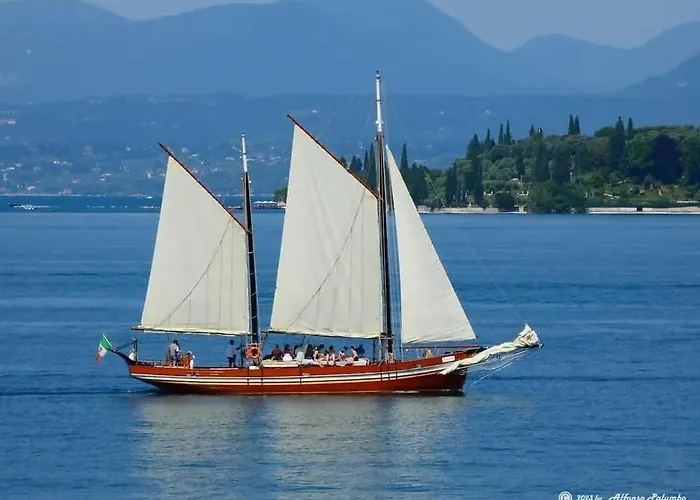 San Zeno - Vicino Centro,lago Parcheggio Bardolino
